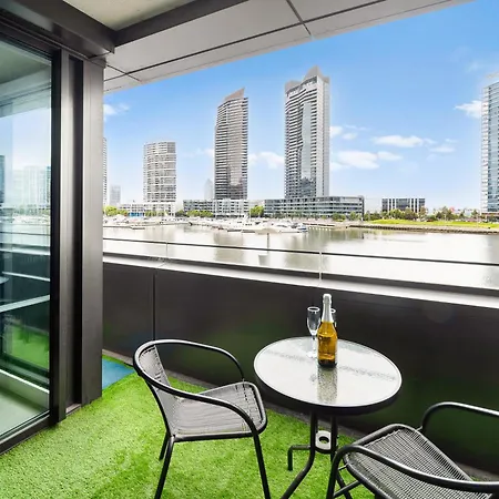 Melbourne Docklands Riverside Views Exterior photo